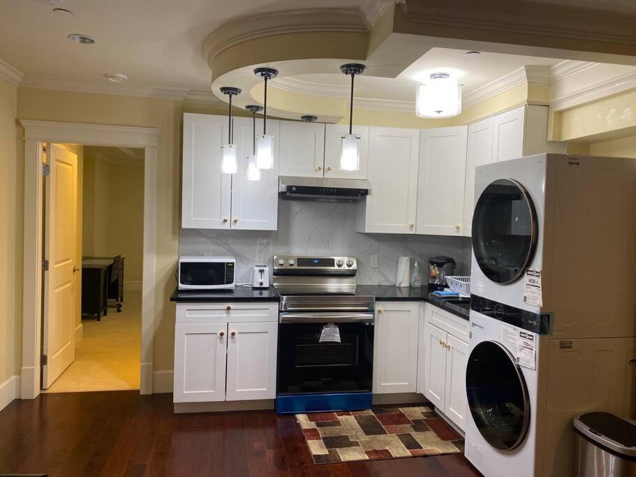 Spacious Modern New Suite Vancouver Bagian luar foto