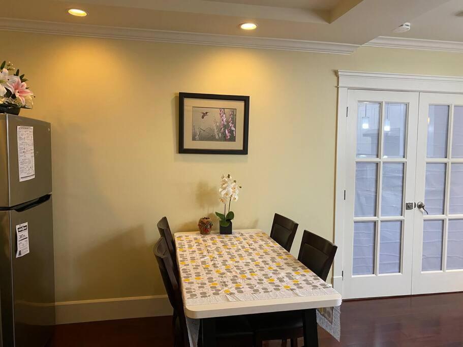 Spacious Modern New Suite Vancouver Bagian luar foto